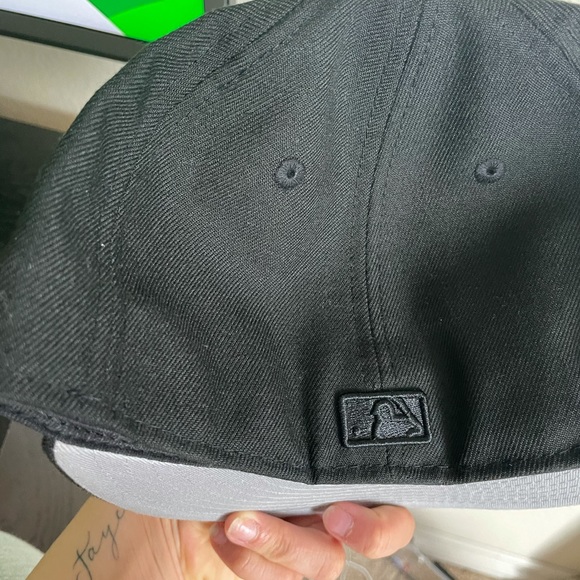 Men’s sports cap - Picture 3 of 3